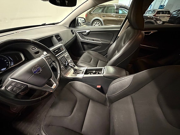 Volvo V60 12 of 26