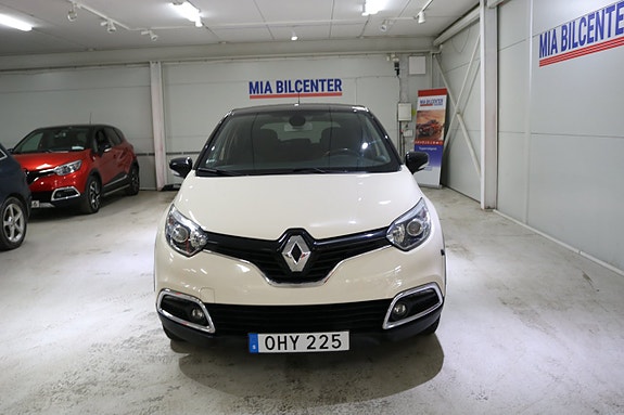 Renault Captur 3 of 16
