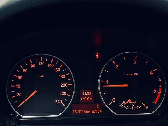 BMW 116d 18 of 26