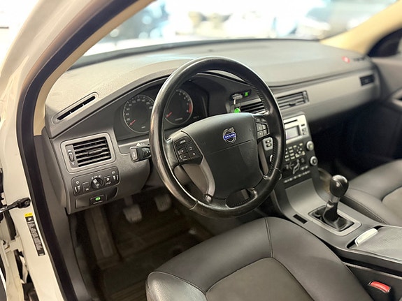 Volvo V70 13 of 29