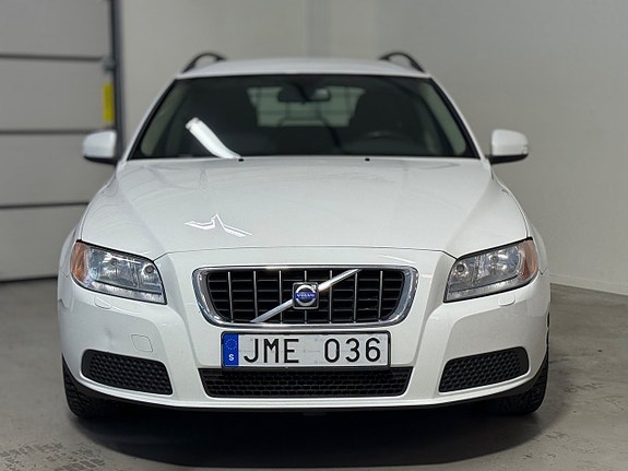 Volvo V70 2 of 29