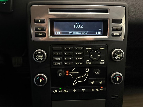 Volvo V70 8 of 29