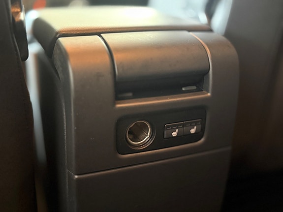 Volvo V70 17 of 29