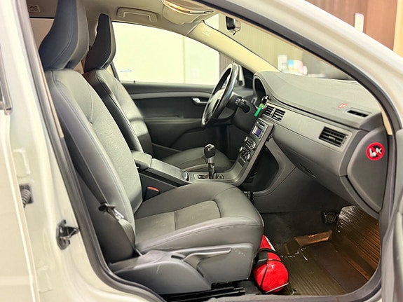 Volvo V70 5 of 29