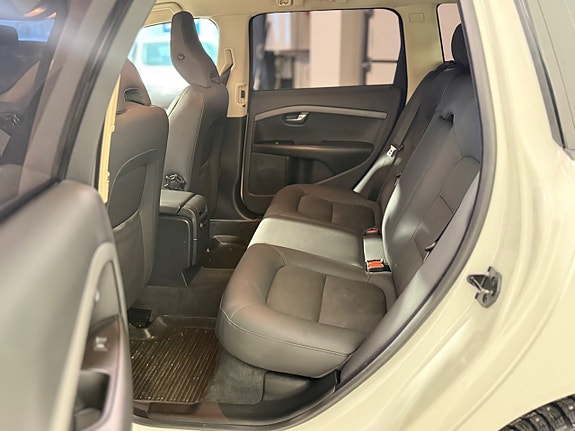 Volvo V70 15 of 29
