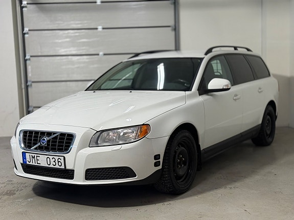 Volvo V70 10 of 29