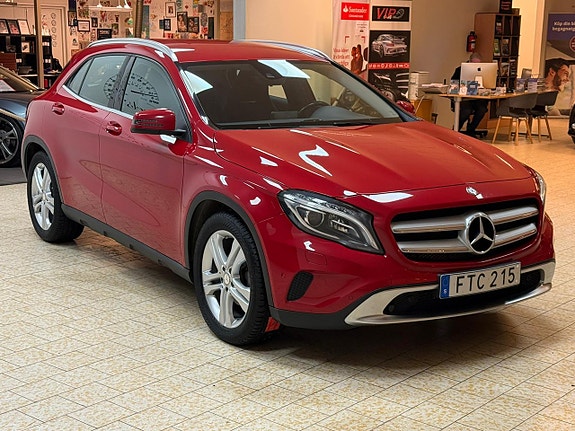 Mercedes-Benz GLA200 8 of 26