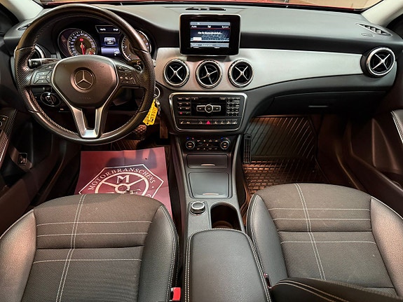 Mercedes-Benz GLA200 17 of 26