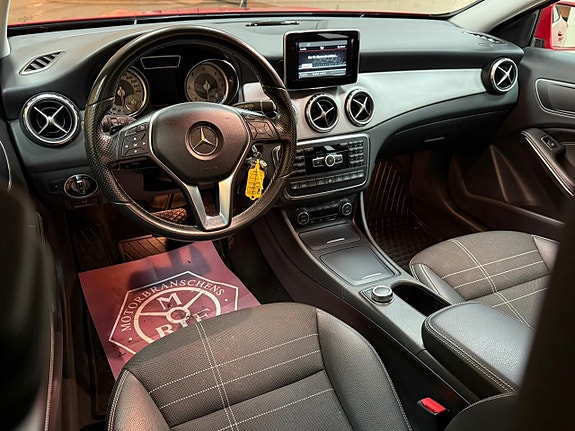 Mercedes-Benz GLA200 15 of 26