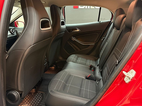Mercedes-Benz GLA200 16 of 26
