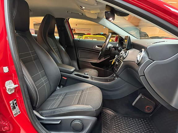 Mercedes-Benz GLA200 19 of 26