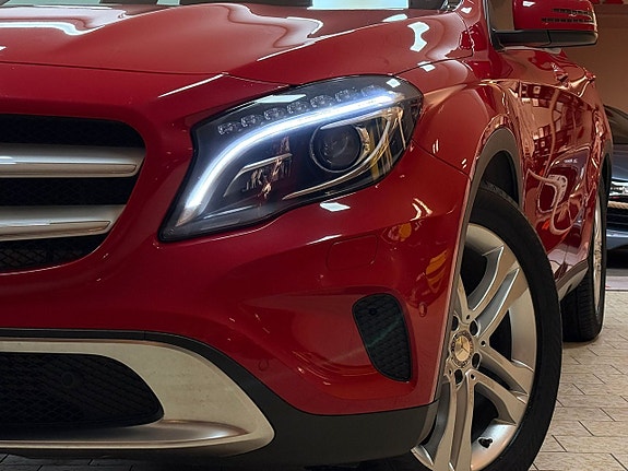Mercedes-Benz GLA200 11 of 26