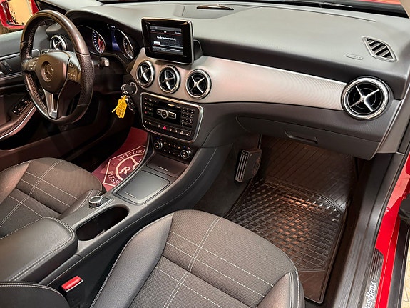 Mercedes-Benz GLA200 18 of 26