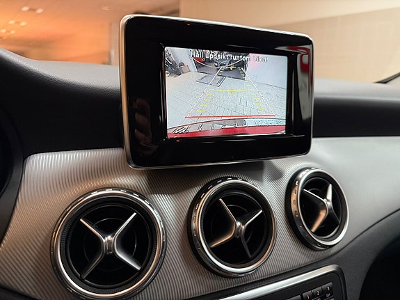 Mercedes-Benz GLA200 23 of 26