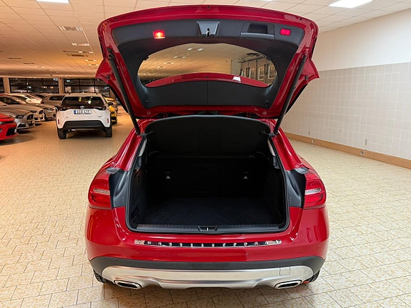Mercedes-Benz GLA200 10 of 26