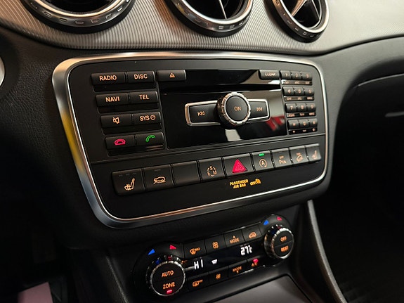 Mercedes-Benz GLA200 24 of 26