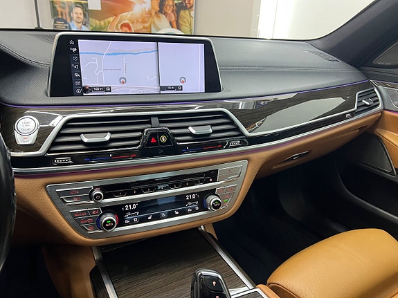 BMW 750i 14 of 27