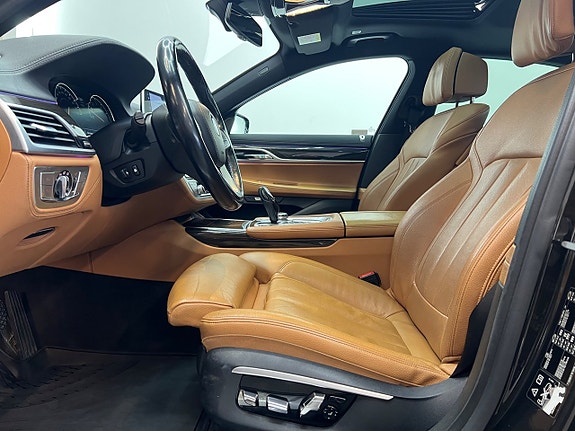 BMW 750i 21 of 27