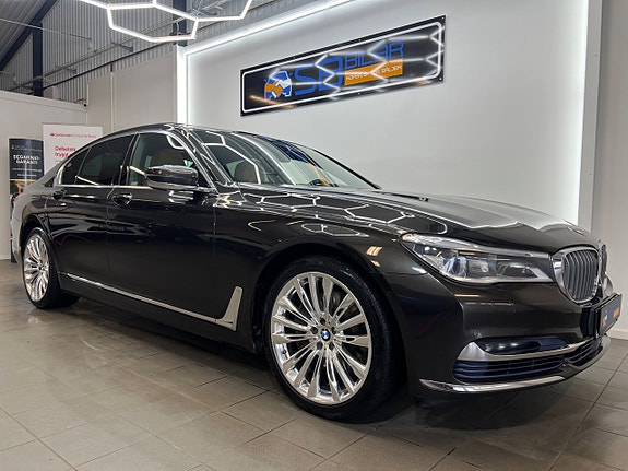 BMW 750i 7 of 27