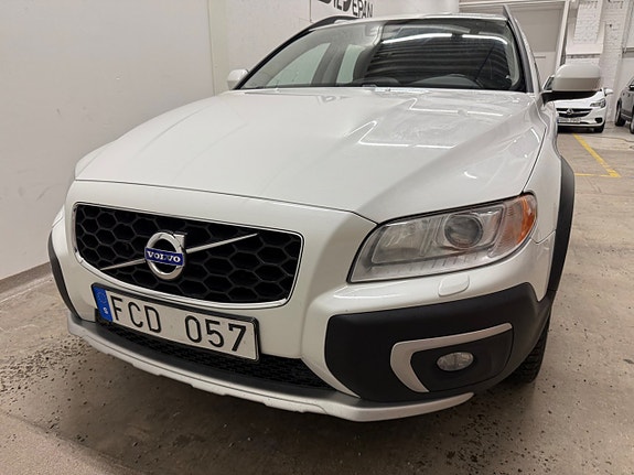 Volvo XC70 2 of 11