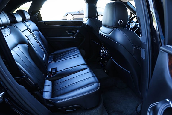 Bentley Bentayga 19 of 30