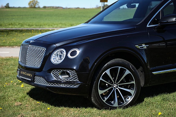 Bentley Bentayga 13 of 30