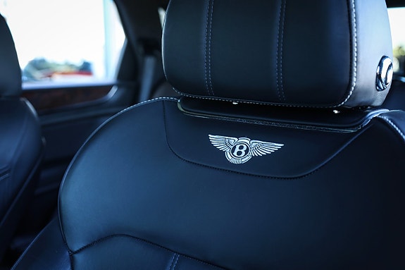 Bentley Bentayga 25 of 30