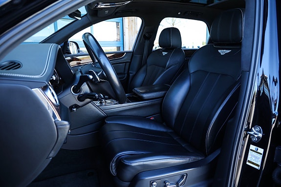 Bentley Bentayga 15 of 30