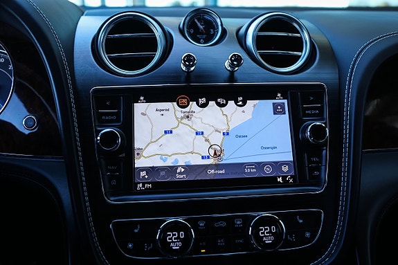 Bentley Bentayga 23 of 30