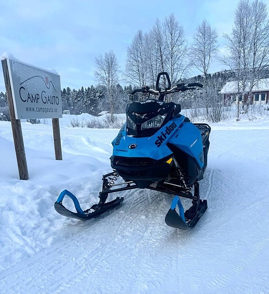Ski-Doo Summit 850 SP 154 2 of 3