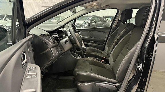 Renault Clio 12 of 19