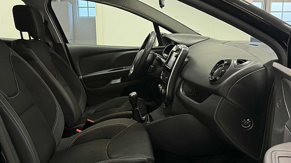 Renault Clio 10 of 19