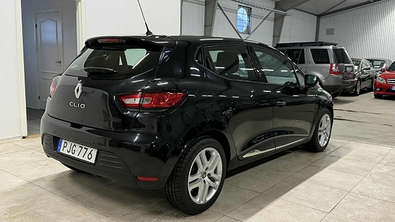 Renault Clio 8 of 19