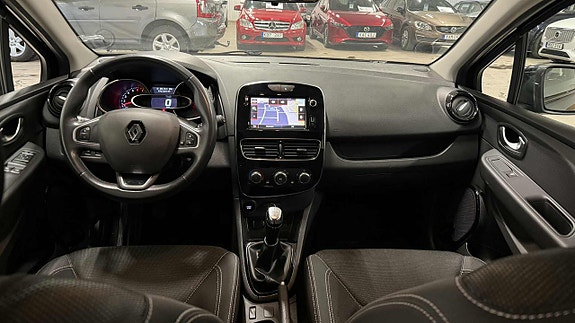 Renault Clio 15 of 19