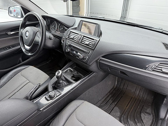 BMW 116d 10 of 17
