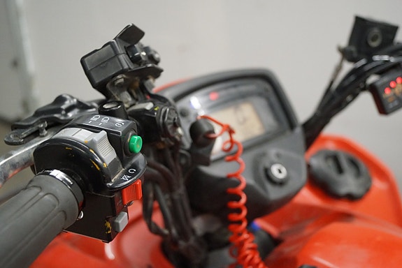 Suzuki Cycles lt-a750xp 0.75 4x4 4WD/2WD DRAG WINCH  SNÖPLOG STYRVÄRMARE MOMS 7 of 17