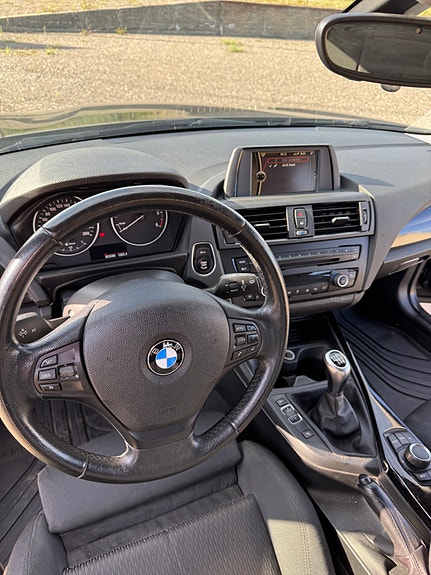 BMW 118d 6 of 13