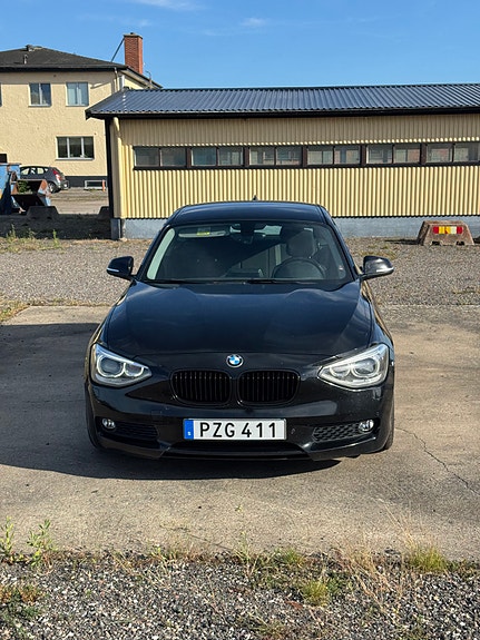 BMW 118d 2 of 13
