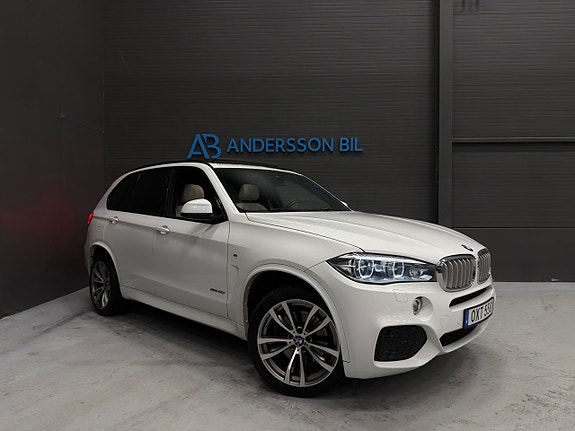 BMW X5 2 of 5