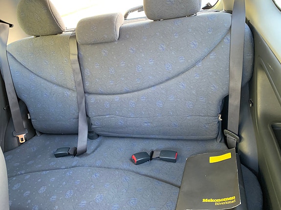 Toyota Yaris 9 of 10