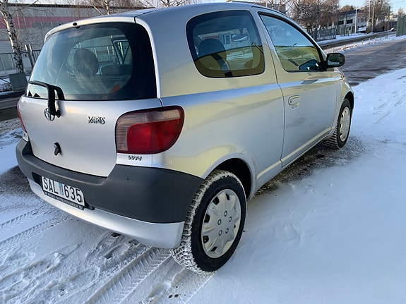 Toyota Yaris 7 of 10