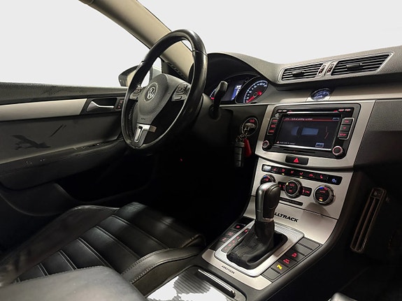 Volkswagen Passat Alltrack 5 of 5