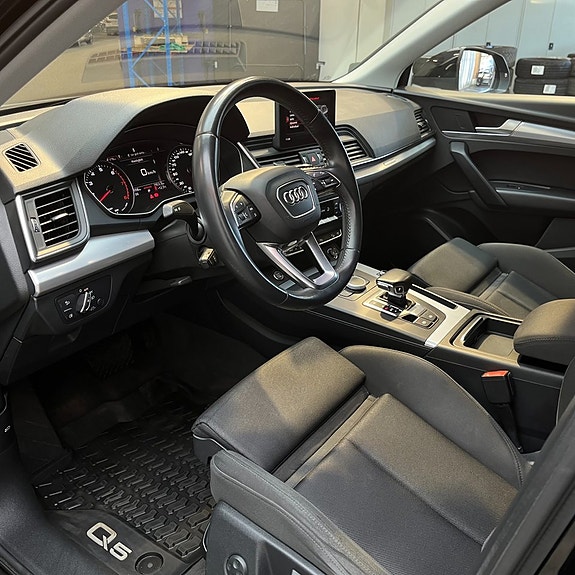 Audi Q5 9 of 15