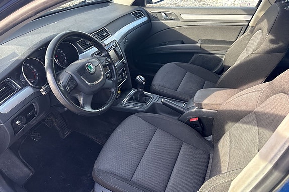 Skoda Superb 9 of 20