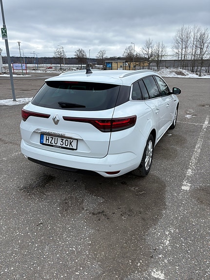 Renault Megane IV 4 of 5