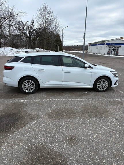 Renault Megane IV 5 of 5