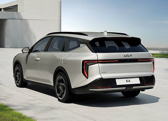 Kia K4 3 of 5