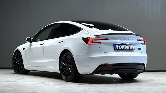 Tesla Model 3 23 of 27