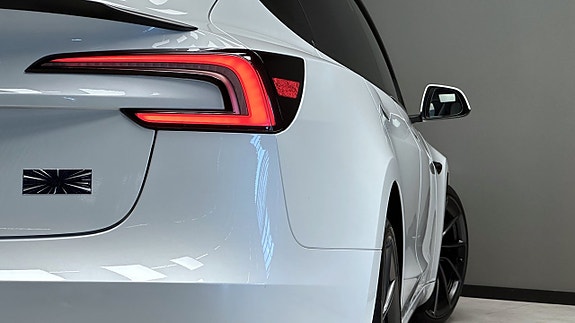 Tesla Model 3 18 of 27