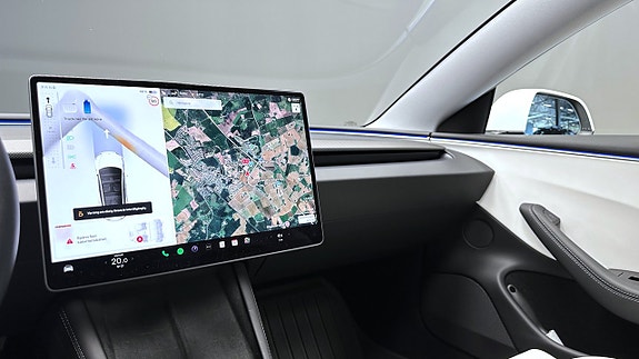 Tesla Model 3 13 of 27